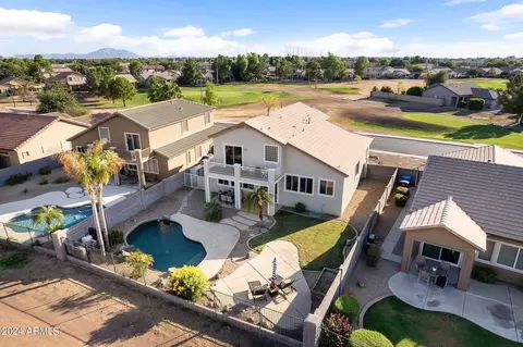 View/Area - 1075 S Parkcrest St, Gilbert, AZ 85296 photo 5 of 10