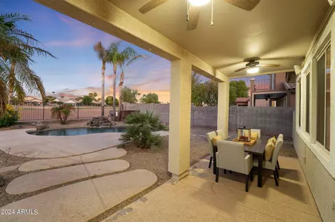 Exterior - 1075 S Parkcrest St, Gilbert, AZ 85296 photo 5 of 14