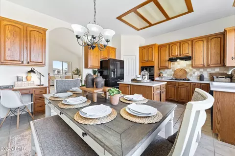 Kitchen - 1075 S Parkcrest St, Gilbert, AZ 85296 photo 1 of 3