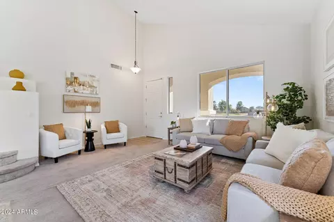 Living - 1075 S Parkcrest St, Gilbert, AZ 85296 photo 2 of 8