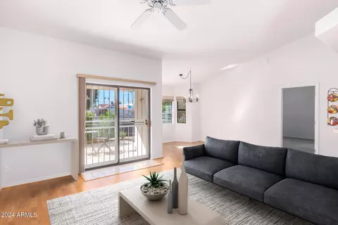 2055 N 56th St #4, Mesa, AZ 85215