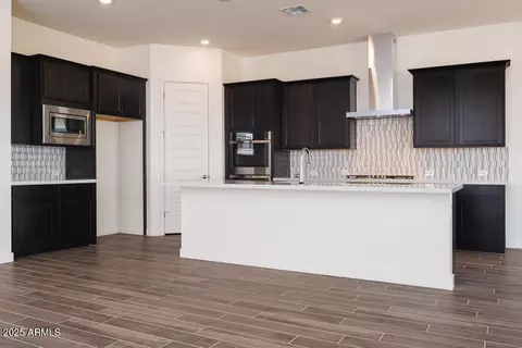 880 W Golden Ore Pass, Apache Junction, AZ 85120 photo 4