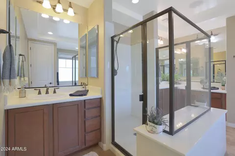 Bath - 3669 E Morrison Ranch Pkwy, Gilbert, AZ 85296 photo 3 of 7