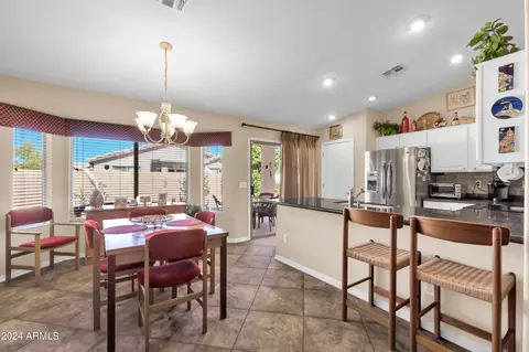 4618 E Walnut Rd, Gilbert, AZ 85298 photo 2