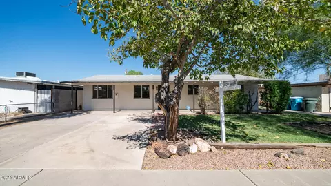 2834 E Nisbet Rd, Phoenix, AZ 85032