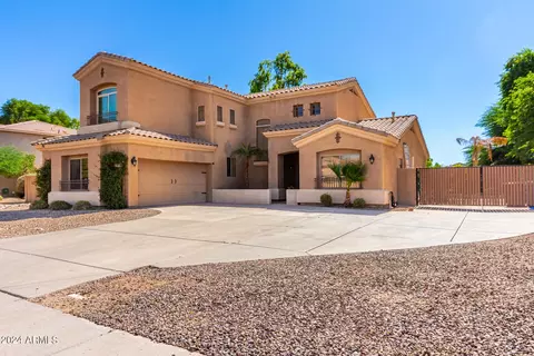 879 E Loma Vista St, Gilbert, AZ 85295