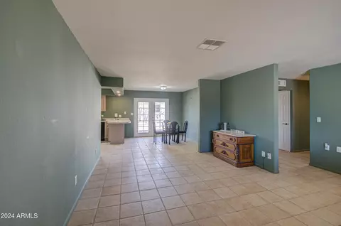 824 E Granada Ave, Apache Junction, AZ 85119 photo 4