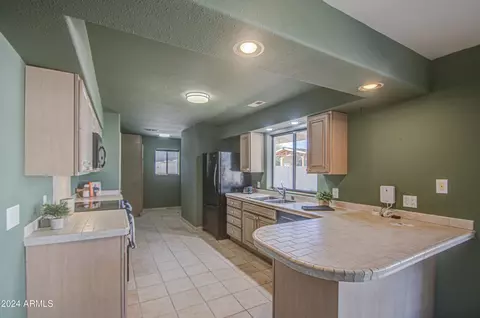 824 E Granada Ave, Apache Junction, AZ 85119 photo 9