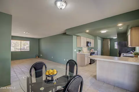 824 E Granada Ave, Apache Junction, AZ 85119 photo 6