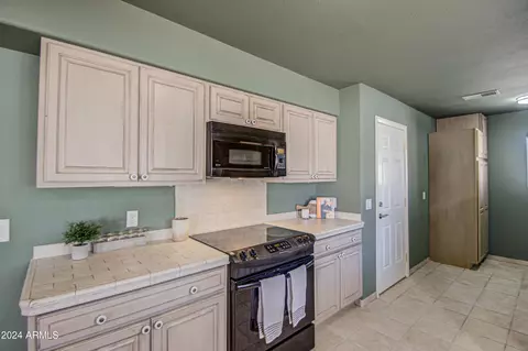 824 E Granada Ave, Apache Junction, AZ 85119 photo 12