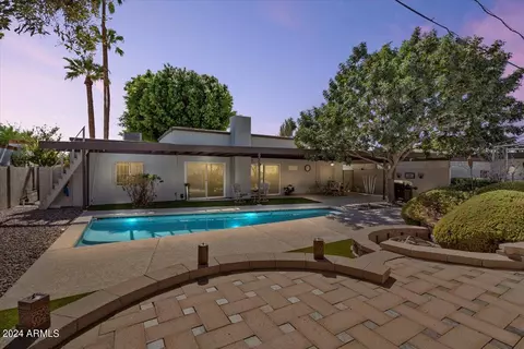 102 El Caminito Dr, Phoenix, AZ 85020 photo 3