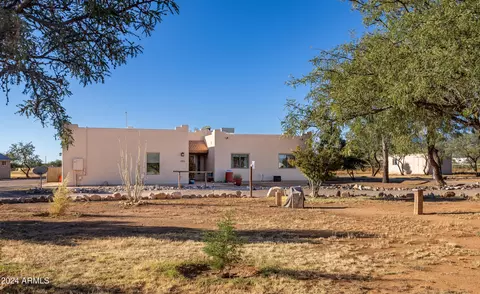 8886 E Chandler Ln, Hereford, AZ 85615
