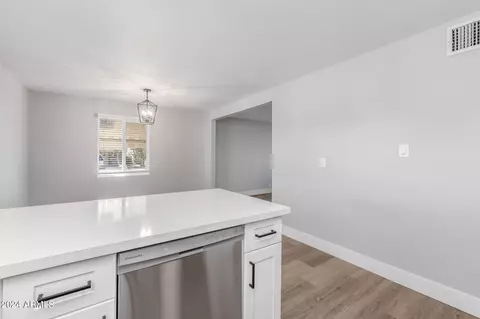 801 Echo Ln, Phoenix, AZ 85020 photo 15
