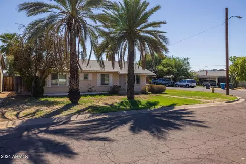 801 Echo Ln, Phoenix, AZ 85020 photo 7