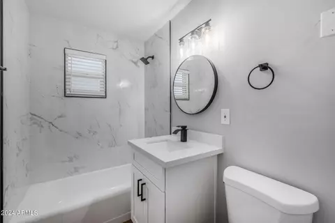 801 Echo Ln, Phoenix, AZ 85020 photo 5