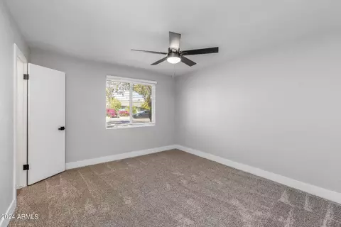 801 Echo Ln, Phoenix, AZ 85020 photo 18