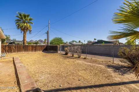 801 Echo Ln, Phoenix, AZ 85020 photo 28