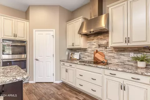 Kitchen - 10345 E Kinetic Dr, Mesa, AZ 85212 photo 3 of 4