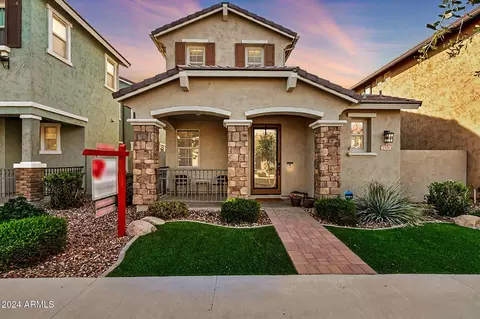 2576 S Quaintance St, Gilbert, AZ 85295