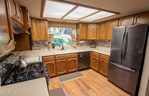 Kitchen - 193 E Saddle Mountain Rd, Payson, AZ 85541 photo 1 of 2