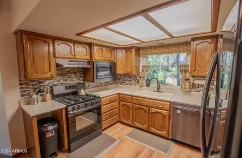 Kitchen - 193 E Saddle Mountain Rd, Payson, AZ 85541 photo 2 of 2