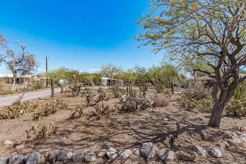 481 N Saguaro Dr, Apache Junction, AZ 85120