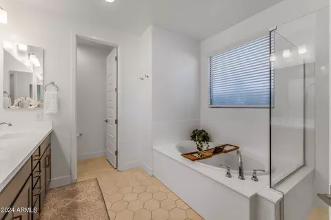 Bath - 9564 E Spiral Ave, Mesa, AZ 85212 photo 1 of 5