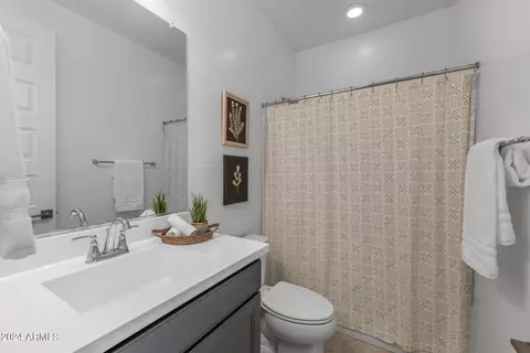 Bath - 9564 E Spiral Ave, Mesa, AZ 85212 photo 4 of 5