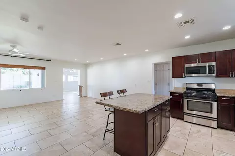 4247 E Cambridge Ave, Phoenix, AZ 85008 photo 5
