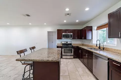 4247 E Cambridge Ave, Phoenix, AZ 85008 photo 4