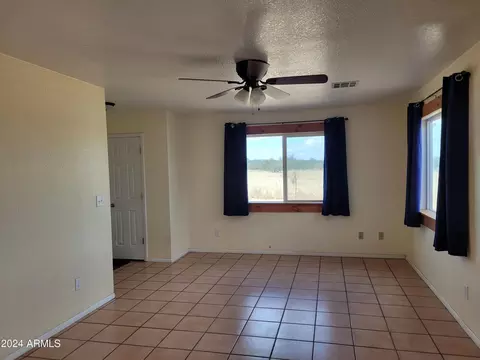 Living - 8075 E Bloomfield Rd, Hereford, AZ 85615 photo 3 of 5
