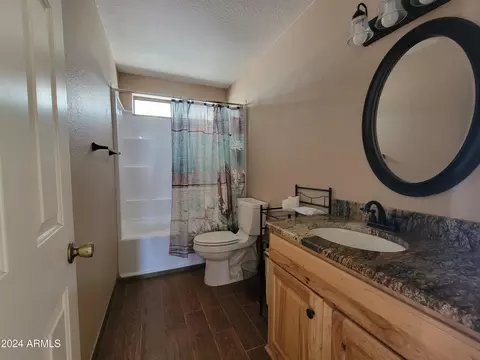 Bath - 8075 E Bloomfield Rd, Hereford, AZ 85615 photo 1 of 5