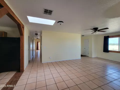 Living - 8075 E Bloomfield Rd, Hereford, AZ 85615 photo 4 of 5