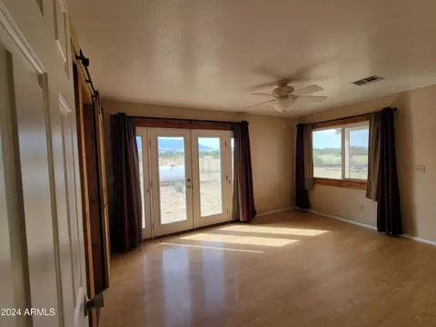 Living - 8075 E Bloomfield Rd, Hereford, AZ 85615 photo 5 of 5