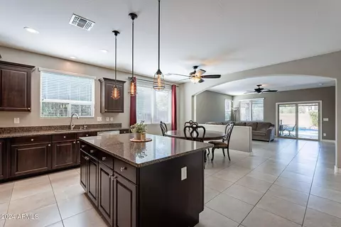 23302 N 40th Pl, Phoenix, AZ 85050 photo 4