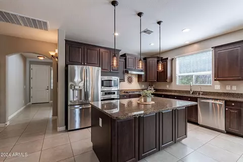 23302 N 40th Pl, Phoenix, AZ 85050 photo 3