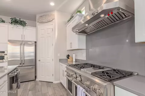 Kitchen - 28615 N 66th Ave, Phoenix, AZ 85083 photo 6 of 10