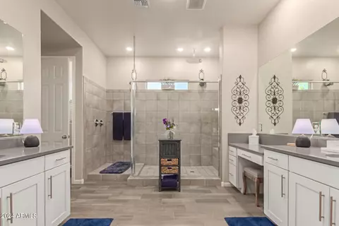 Bath - 28615 N 66th Ave, Phoenix, AZ 85083 photo 2 of 6