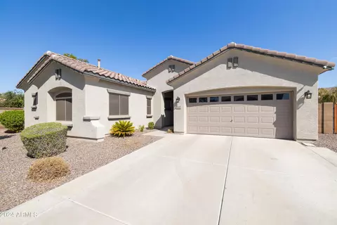 Exterior - 2806 E Tina Ln, Gilbert, AZ 85298 photo 2 of 25