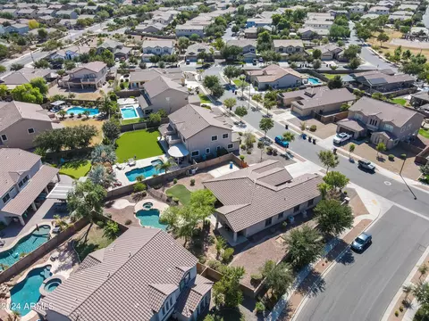 View/Area - 2806 E Tina Ln, Gilbert, AZ 85298 photo 12 of 15