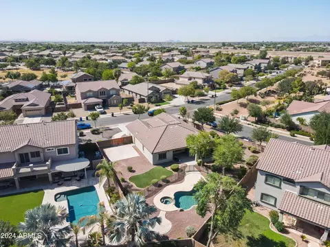 View/Area - 2806 E Tina Ln, Gilbert, AZ 85298 photo 13 of 15