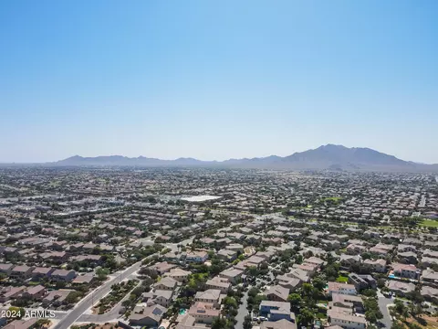 View/Area - 2806 E Tina Ln, Gilbert, AZ 85298 photo 9 of 15