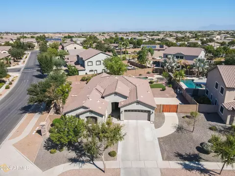View/Area - 2806 E Tina Ln, Gilbert, AZ 85298 photo 4 of 15