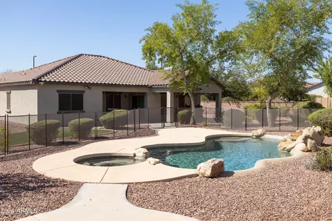 Exterior - 2806 E Tina Ln, Gilbert, AZ 85298 photo 10 of 25