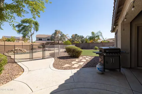 Exterior - 2806 E Tina Ln, Gilbert, AZ 85298 photo 5 of 25