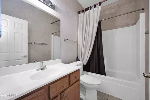 Bath - 7046 E Kessler Ave, Mesa, AZ 85209 photo 1 of 2