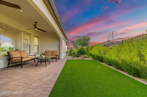 726 E Citrus Hollow Way, Queen Creek, AZ 85140
