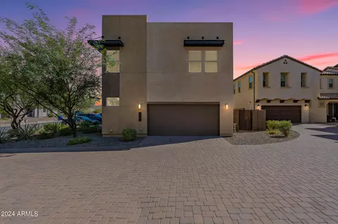 2349 W Gloria Ln, Phoenix, AZ 85085