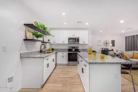 1721 E Illini St, Phoenix, AZ 85040 photo 9