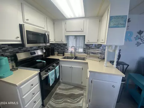 1039 S Cheyenne Dr, Apache Junction, AZ 85119 photo 5
